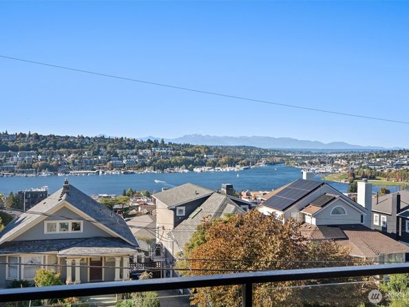 2214 Broadway E A, Seattle WA 98102