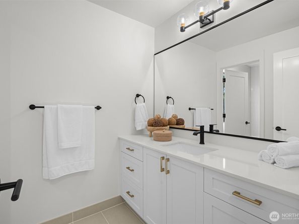 2214 Broadway E A, Seattle WA 98102