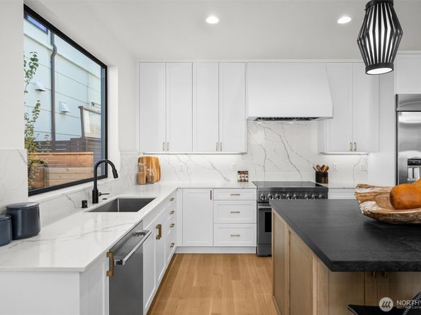 2214 Broadway E A, Seattle WA 98102