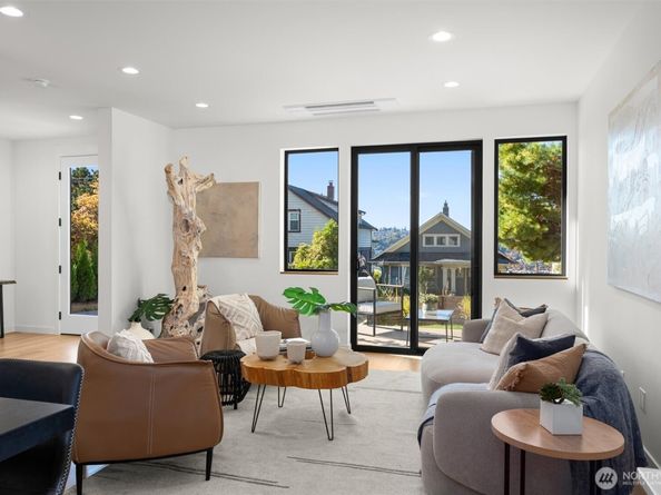 2214 Broadway E A, Seattle WA 98102