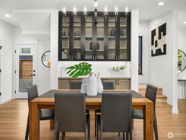 2214 Broadway E A, Seattle WA 98102