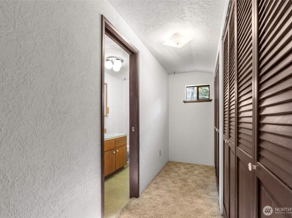 13375 Central Valley Road NE, Poulsbo WA 98370