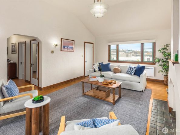 2717 Franklin Avenue E 304, Seattle WA 98102