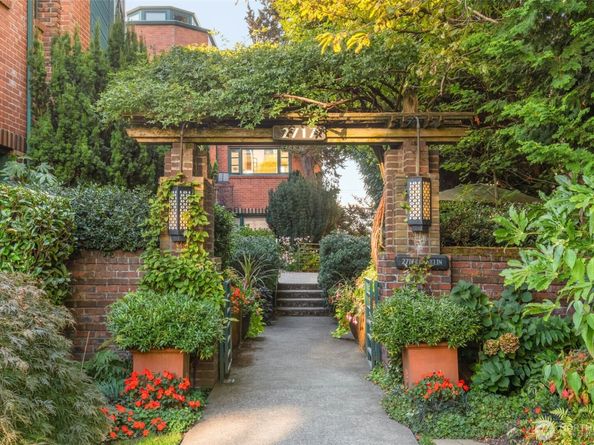2717 Franklin Avenue E 304, Seattle WA 98102