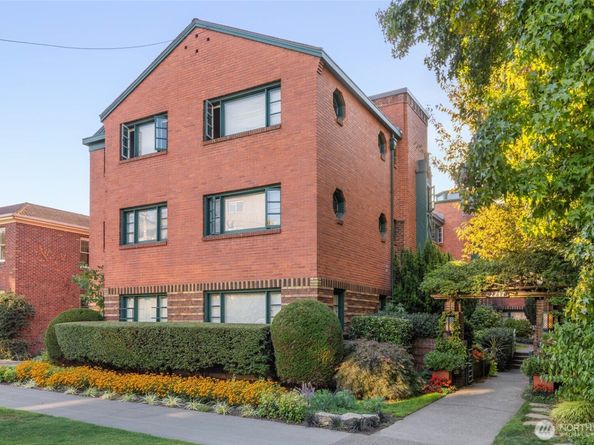 2717 Franklin Avenue E 304, Seattle WA 98102