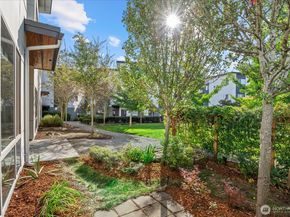 4270 S Greenbelt Station Drive, Seattle WA 98118