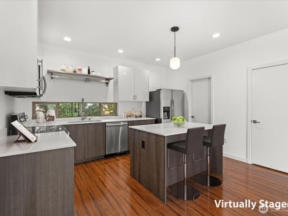 4270 S Greenbelt Station Drive, Seattle WA 98118