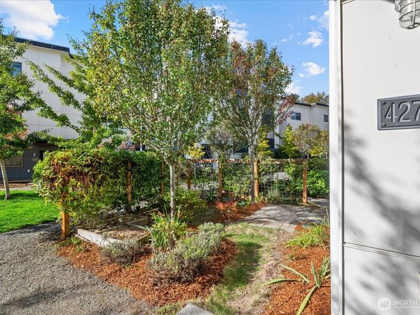 4270 S Greenbelt Station Drive, Seattle WA 98118