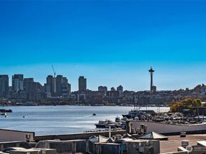 3919 Latona Avenue NE 307, Seattle WA 98103