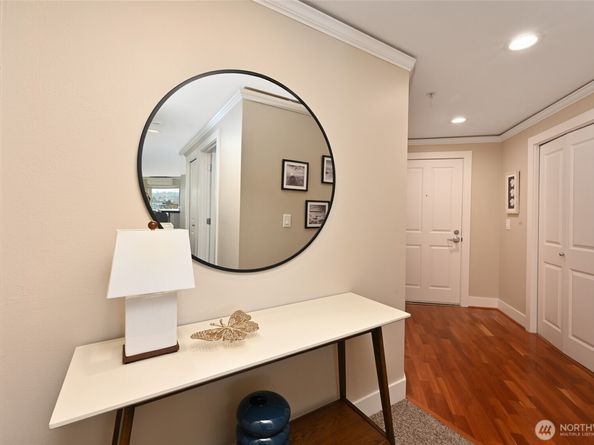3919 Latona Avenue NE 307, Seattle WA 98103