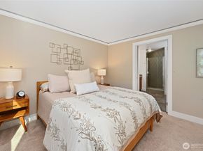 3919 Latona Avenue NE 307, Seattle WA 98103