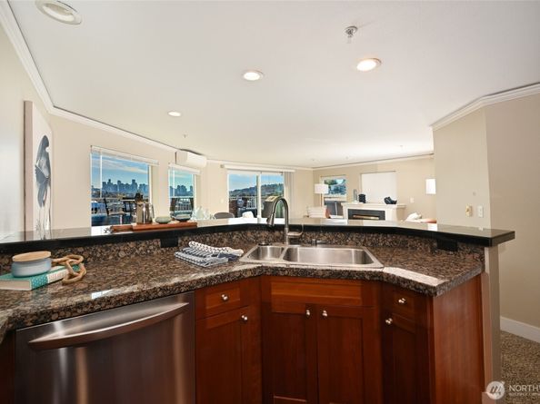 3919 Latona Avenue NE 307, Seattle WA 98103