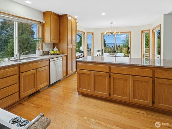 2408 Viewcrest Avenue, Everett WA 98203