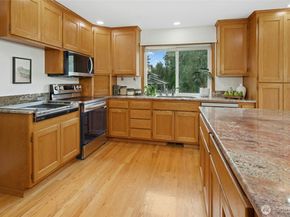 2408 Viewcrest Avenue, Everett WA 98203