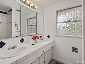 20314 N Park Avenue N, Shoreline WA 98133