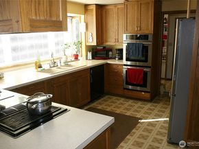30726 43rd Avenue SW, Federal Way WA 98023