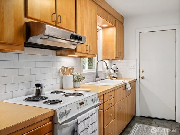 11640 59th Avenue S, Seattle WA 98178