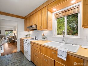 11640 59th Avenue S, Seattle WA 98178
