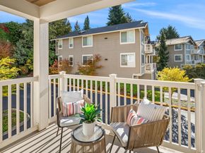 18544 NE 57th Street, Redmond WA 98052