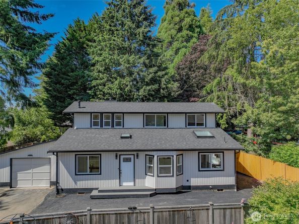16828 Ambaum Boulevard S, Burien WA 98148