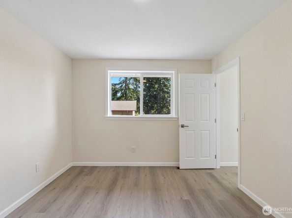 16828 Ambaum Boulevard S, Burien WA 98148
