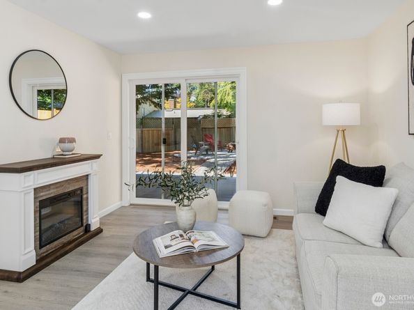 16828 Ambaum Boulevard S, Burien WA 98148