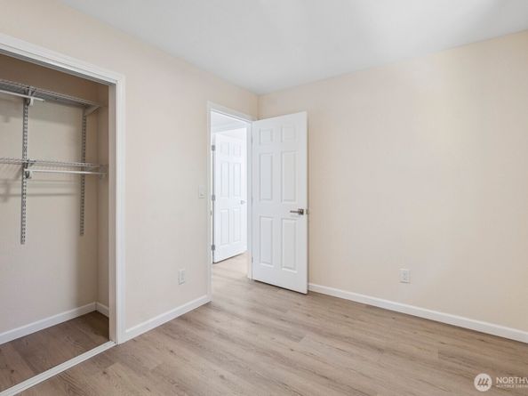 16828 Ambaum Boulevard S, Burien WA 98148
