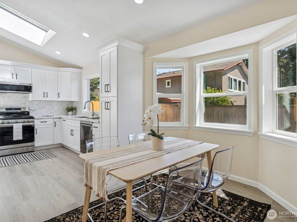16828 Ambaum Boulevard S, Burien WA 98148