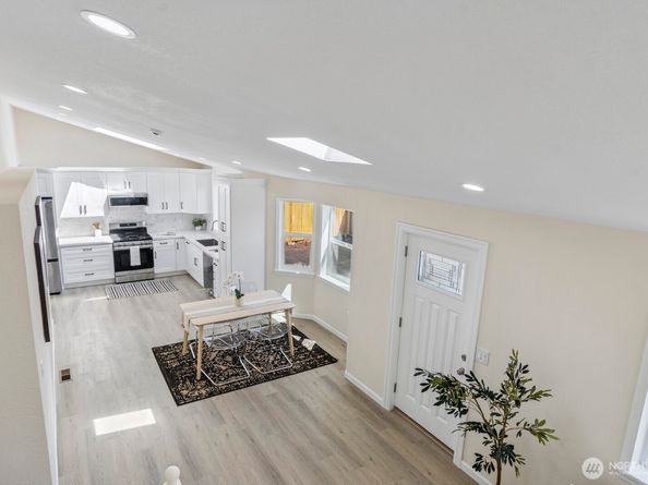 16828 Ambaum Boulevard S, Burien WA 98148