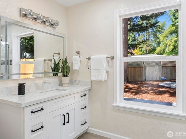 16828 Ambaum Boulevard S, Burien WA 98148