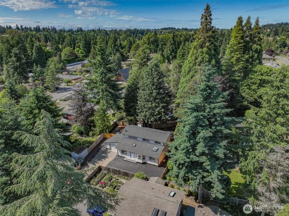 16828 Ambaum Boulevard S, Burien WA 98148