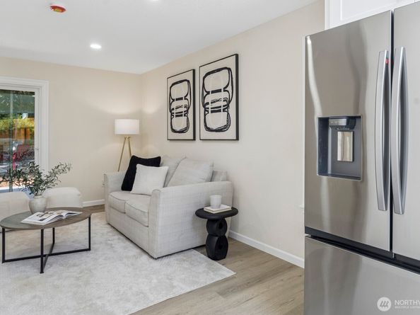 16828 Ambaum Boulevard S, Burien WA 98148