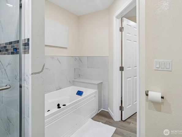 16828 Ambaum Boulevard S, Burien WA 98148