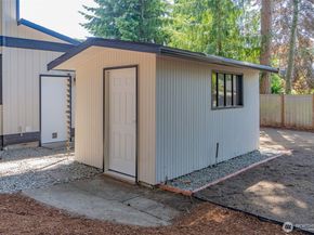 16828 Ambaum Boulevard S, Burien WA 98148