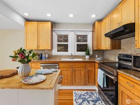 1937 5th St, Bremerton WA 98337