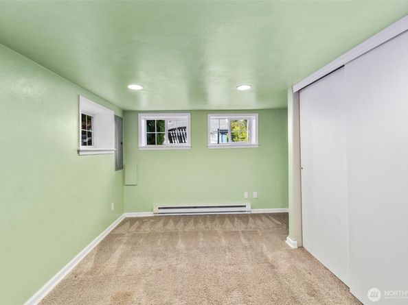1937 5th St, Bremerton WA 98337
