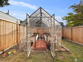 1937 5th St, Bremerton WA 98337
