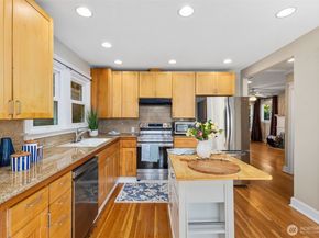 1937 5th St, Bremerton WA 98337