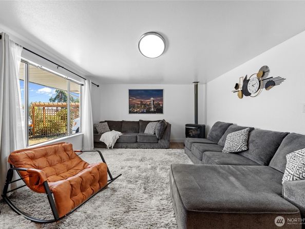 9414 Sharon Drive, Everett WA 98204