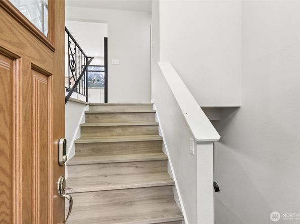 3225 165th Avenue SE, Bellevue WA 98008