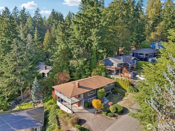 3225 165th Avenue SE, Bellevue WA 98008