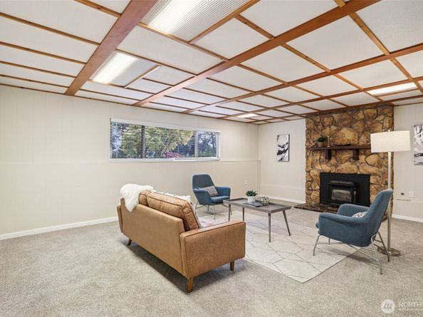 3225 165th Avenue SE, Bellevue WA 98008