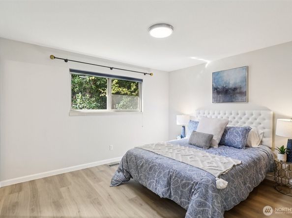 3225 165th Avenue SE, Bellevue WA 98008