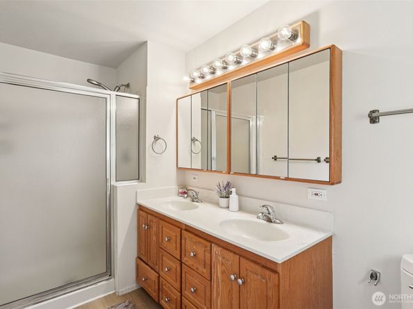 3225 165th Avenue SE, Bellevue WA 98008