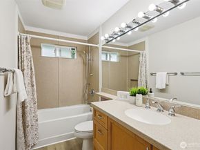 3225 165th Avenue SE, Bellevue WA 98008