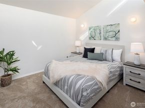 1900 N Northgate Way 1944, Seattle WA 98133
