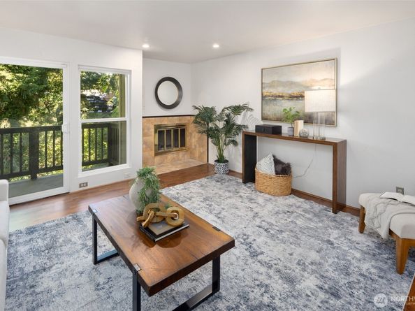 1900 N Northgate Way 1944, Seattle WA 98133