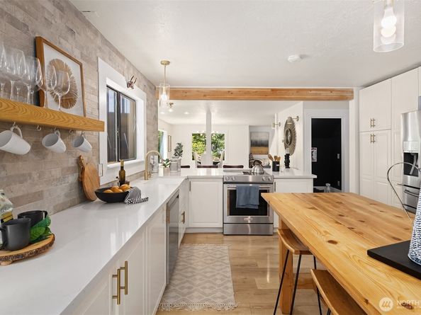 14235 248th Place SE, Issaquah WA 98027