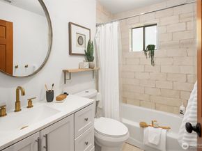 14235 248th Place SE, Issaquah WA 98027