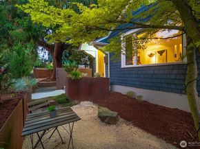 3618 Whitman Avenue N, Seattle WA 98103